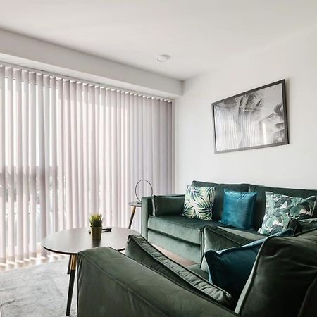 Beautiful 2 Bed Apartment In A Converted Mill Лидс Экстерьер фото