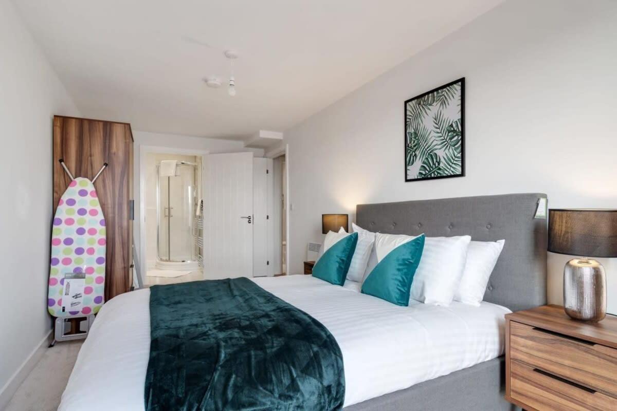 Beautiful 2 Bed Apartment In A Converted Mill Лидс Экстерьер фото