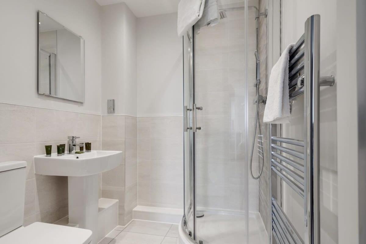 Beautiful 2 Bed Apartment In A Converted Mill Лидс Экстерьер фото