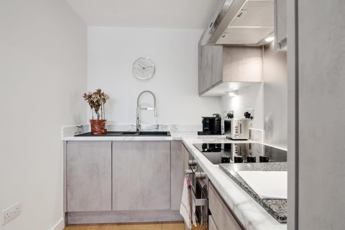 Beautiful 2 Bed Apartment In A Converted Mill Лидс Экстерьер фото