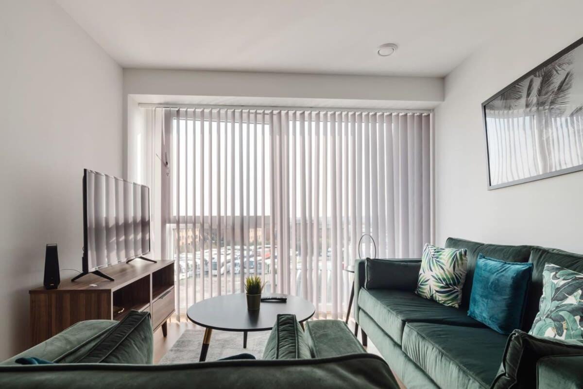 Beautiful 2 Bed Apartment In A Converted Mill Лидс Экстерьер фото